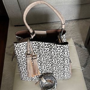 Jen & Co Leopard handbag. Cream, taupe & black.